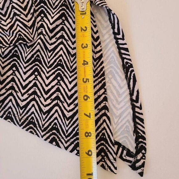 Chelsea & Theodore Womens Chevron Draped Neck Tunic Black White Size Medium - Picture 10 of 15